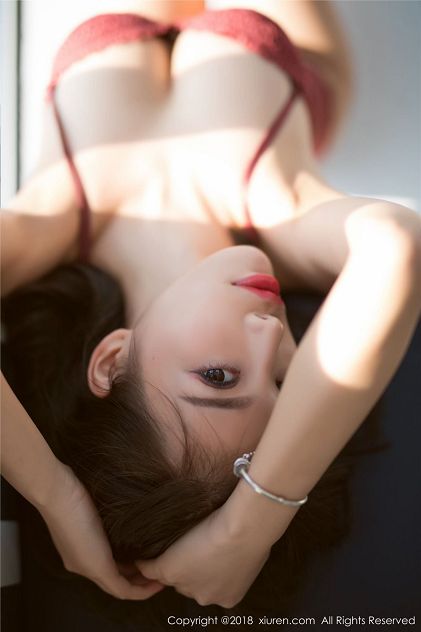 亚洲偷偷自拍2018男人(亚洲男人头像图片成熟)